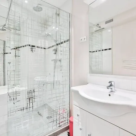 Charming 2 Bedroom In The Heart Of Daire