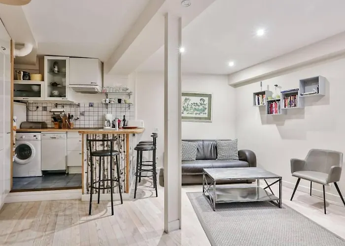 Appartamento Charming 2 Bedroom In The Heart Of Parigi